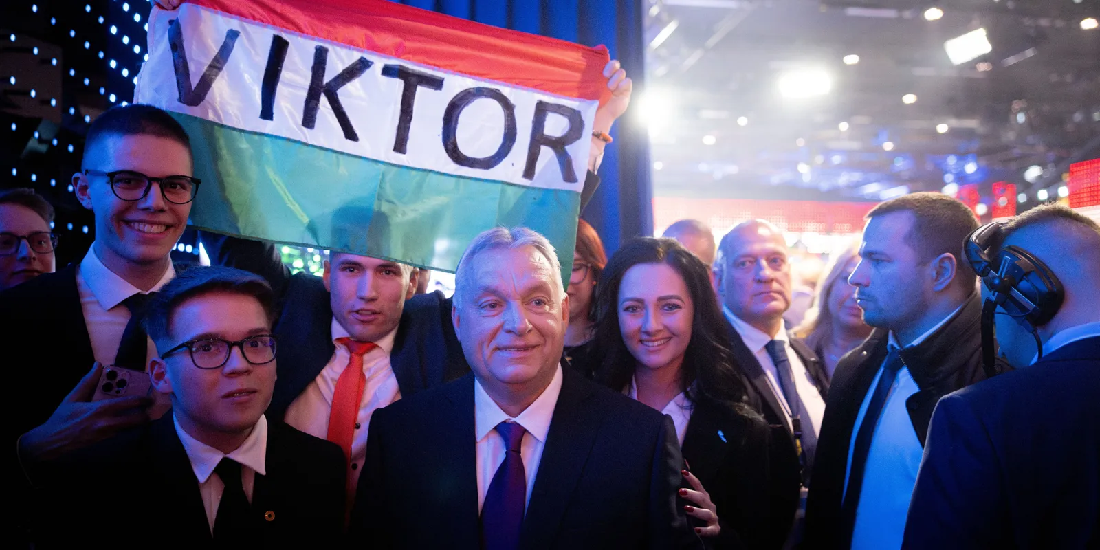 Orbán Viktor: nem vihetik el a magyar fiatalokat Ukrajnába