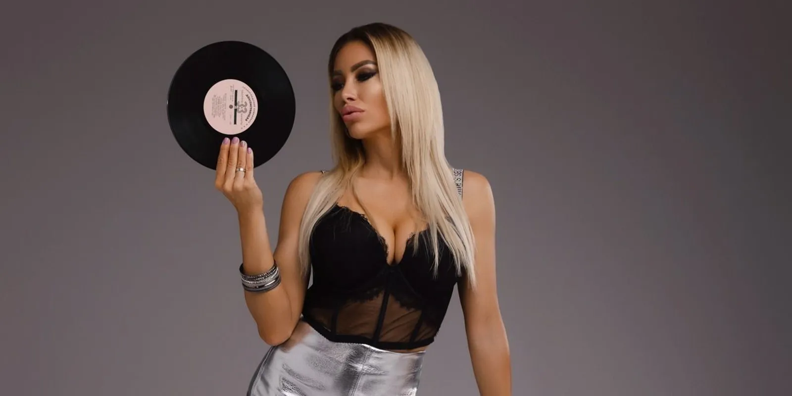 Voksán Virág: A többi anyukával nem beszélgetek