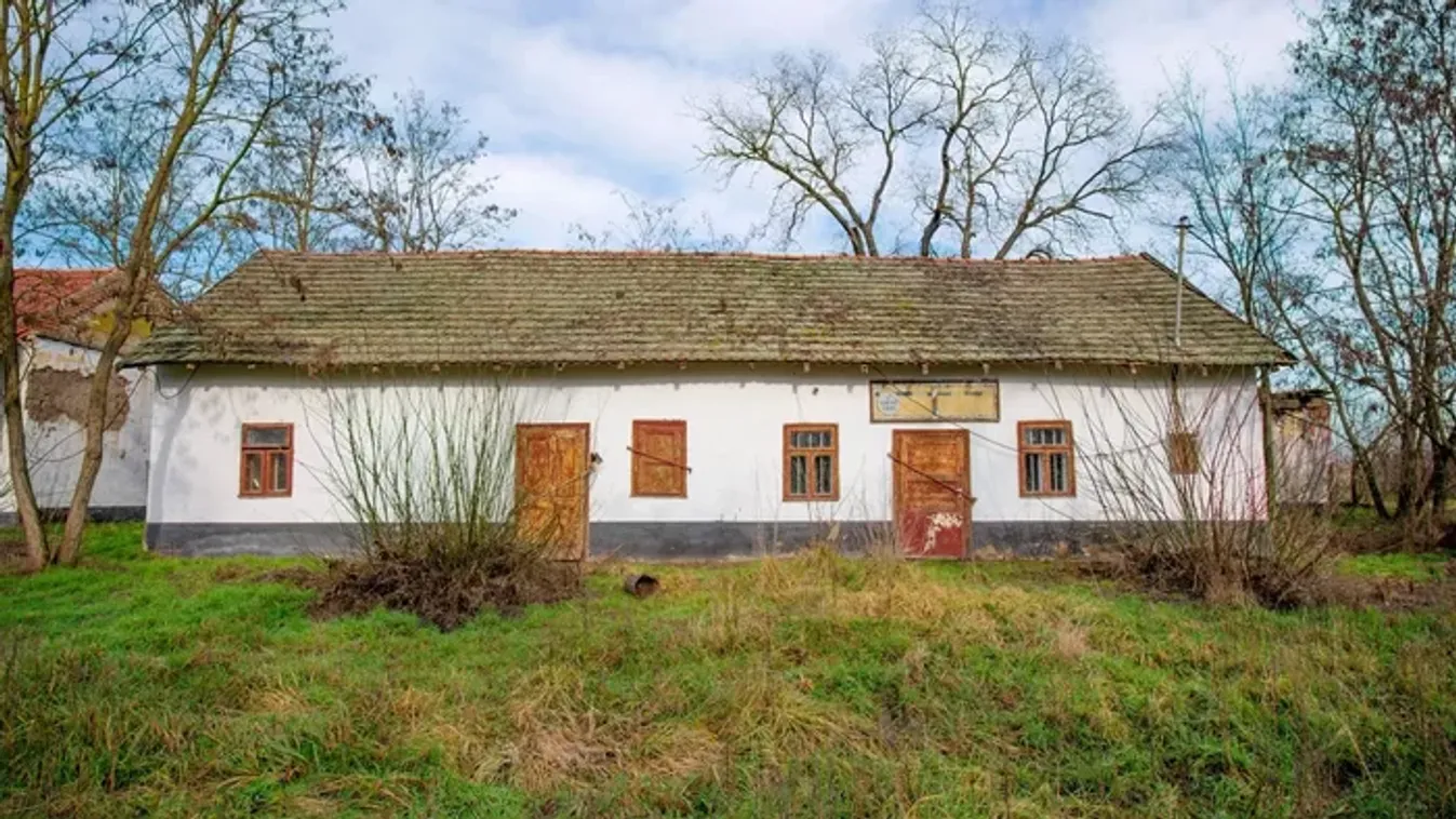 Feri bácsi egykori vegyesboltja az alföldi tanyavilágban