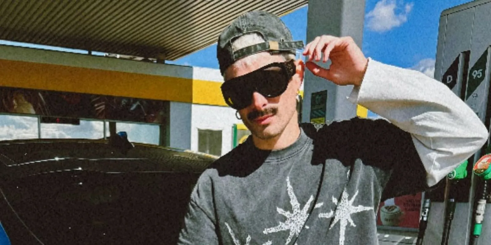 ByeAlex sokkolta a rajongókat: örökre magán viseli az exét!