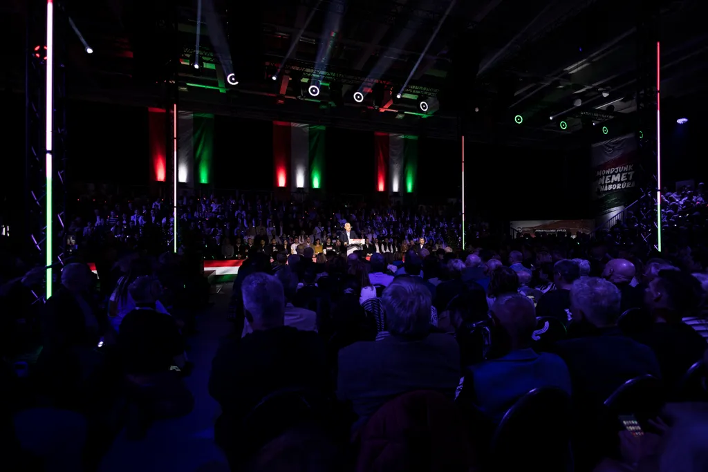 2025. 02. 07. DÁP, HEGY, háborúellenes gyűlés, szombathely
Orbán Viktor
