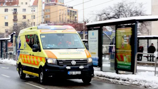 Villamosbaleset Kispesten: rohantak a mentők