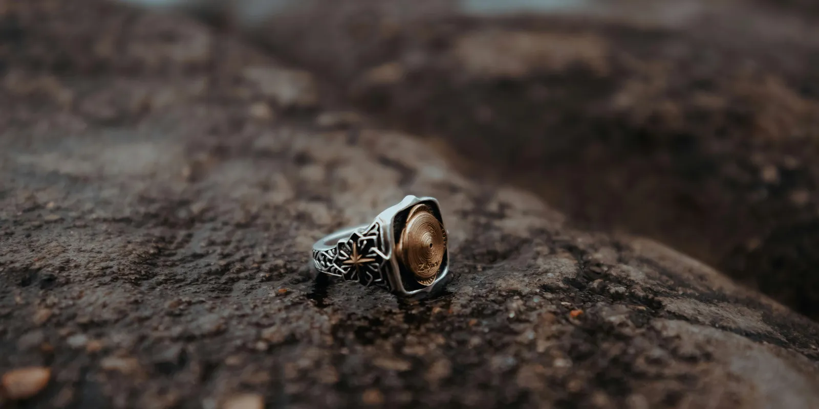 44 év után találtak rá a homokban az elveszett gyűrűre