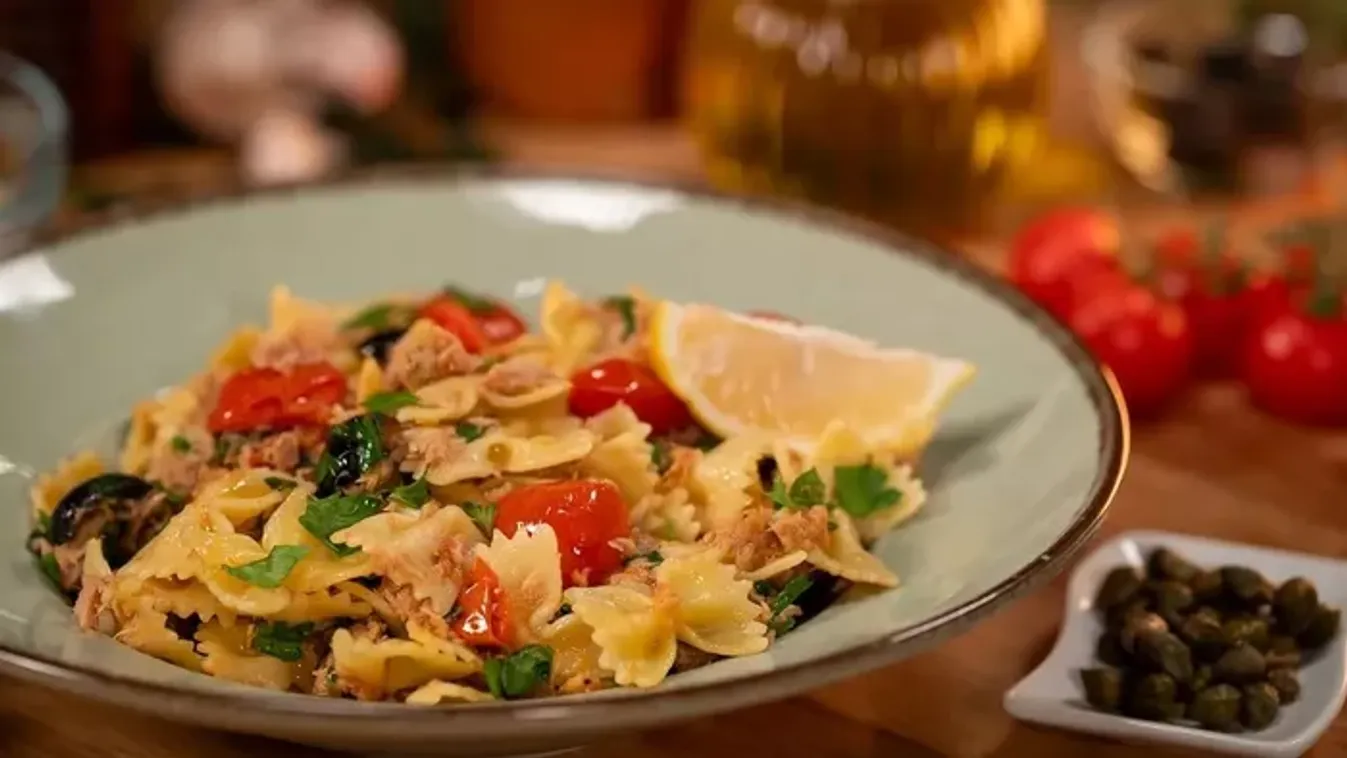 Villámvacsora 20 perc alatt: így készül a mediterrán tonhalas tészta