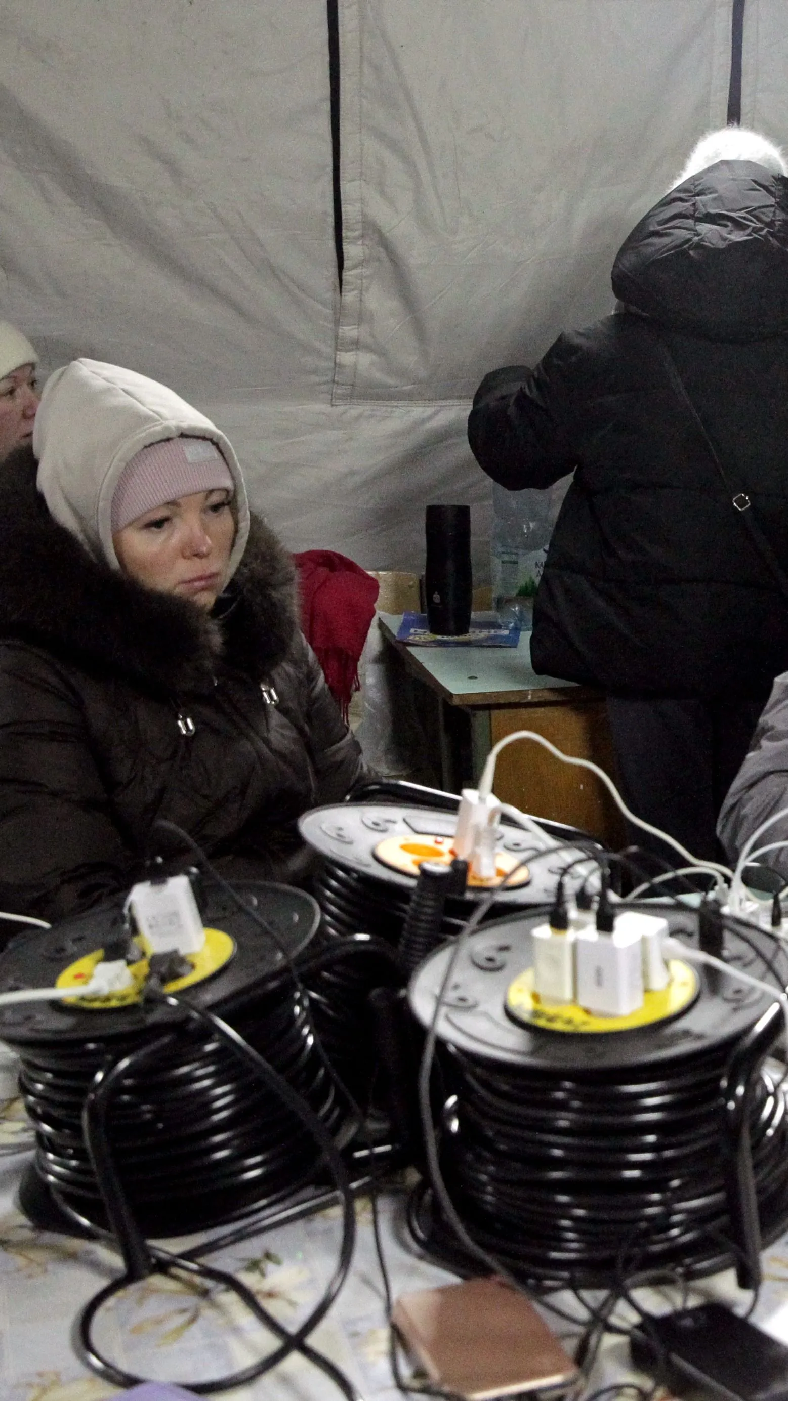 Mínusz 20 fok és jéghideg falak: Kijevben a puszta túlélésért küzdenek a sötét lakásokban