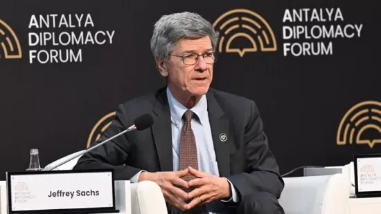 Híres amerikai közgazdász: Ukrajnát a saját vezetése teszi tönkre