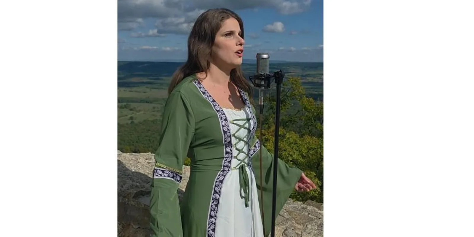 Tóth Gabi is fellép Agárdi Szilvi jótékonysági gáláján