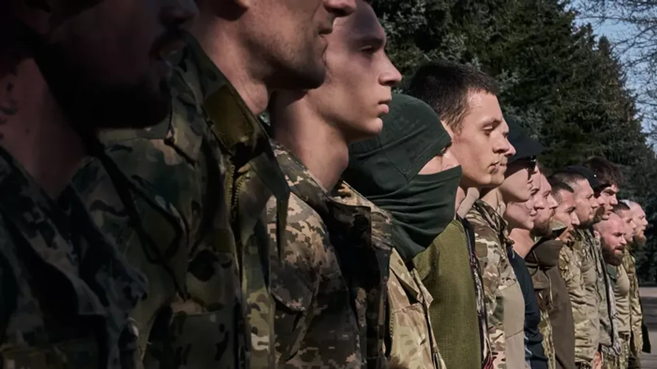 Fényes nappal hurcolják el az embereket - újabb megdöbbentő videó az ukrán kényszersorozásról