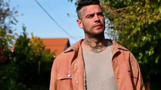 Szorult helyzetbe kerülhetett Mandula Ádám: Plazmaadás közben kapták lencsevégre a reality-sztárt