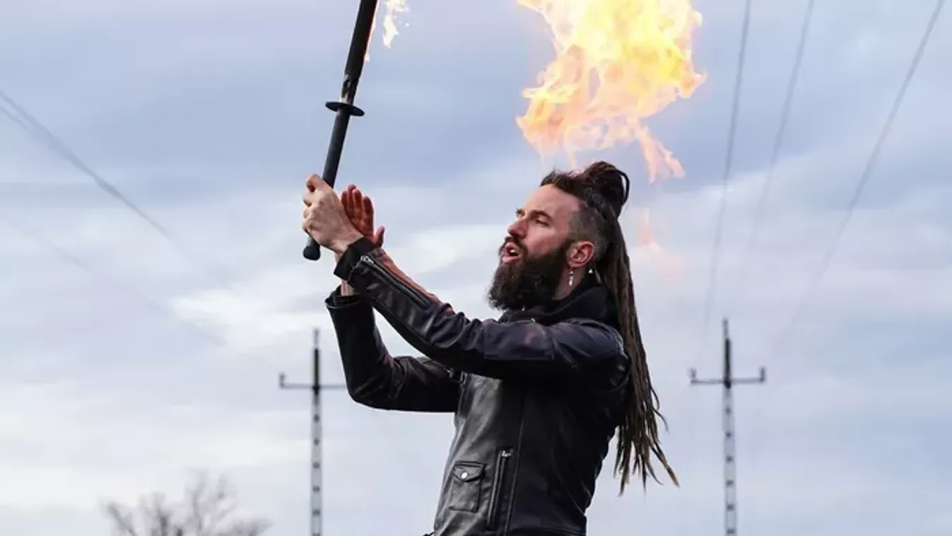 Varga Viktort bántalmazták: Belenyomták a fejem a vécébe