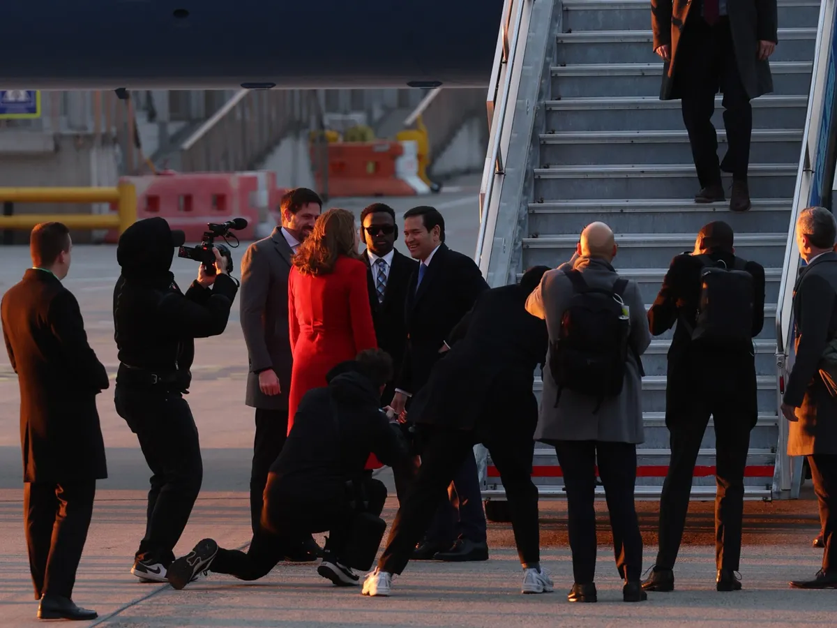 Így érkezett meg Marco Rubio