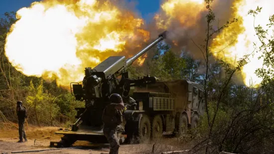 Az újabb orosz támadás után óriási tüzek Zaporizzsjában – az ellentámadásban öten haltak meg, köztük egy pap