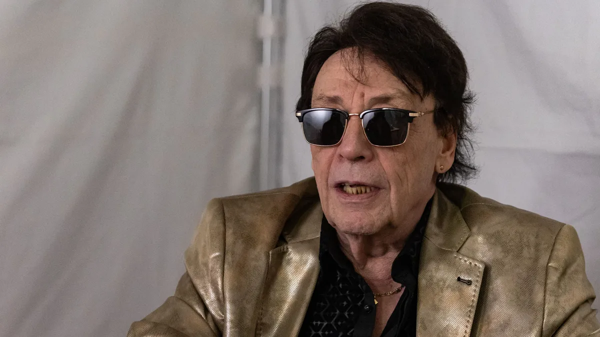 Fenyő Miklós rendszeresen feltűnt az Újpest meccsein