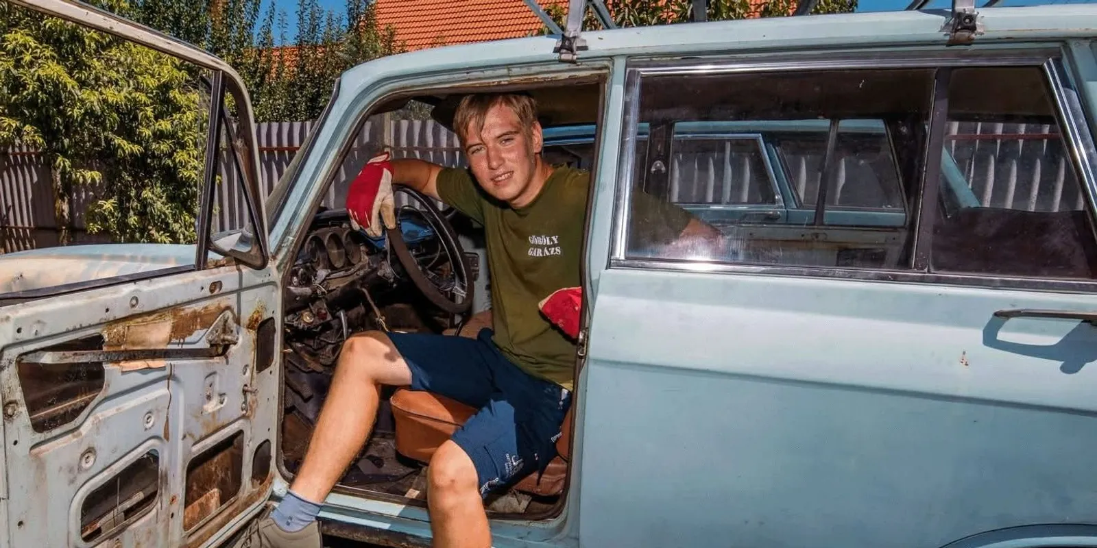 16 évesen ír veteránautó történelmet Gyurika