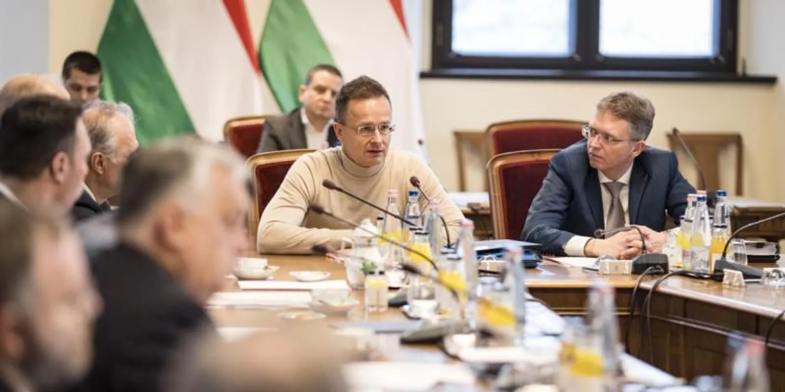 Brüsszel és Kijev együtt iktatná ki a magyar kormányt