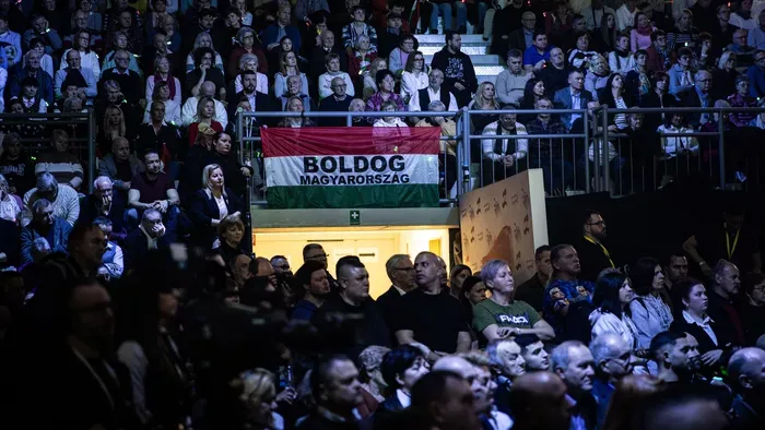 Szalay-Bobrovniczky Kristóf: vagy béke lesz vagy világháború