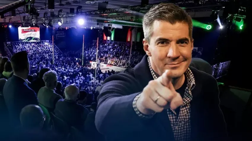 Csak a jelenlegi kormány képes elkerülni a háborút