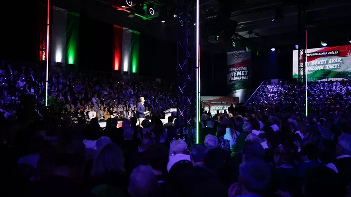 Orbán Viktort a kulisszák mögött kapták le