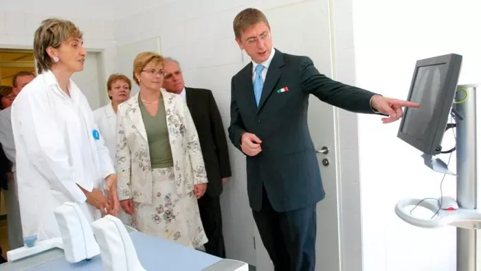 Magyar Péter új támogatója a vizitdíj kitalálója