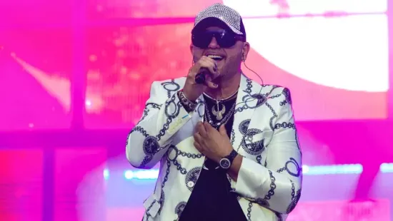 Hoppá! Kozsó barátnőjének kezén eljegyzési gyűrű lenne?