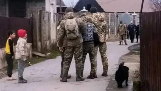 Kényszersorozás Kárpátalján: Így van az elhurcolt szívbeteg magyar családapa