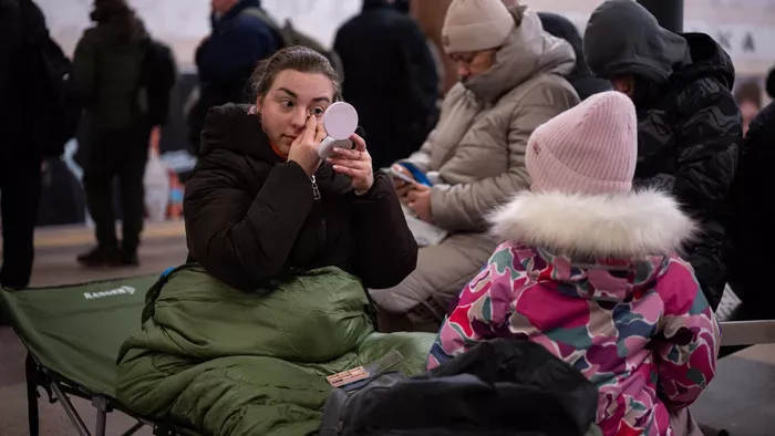 Kijevben plüssjátékokkal harcolnak a fagy ellen