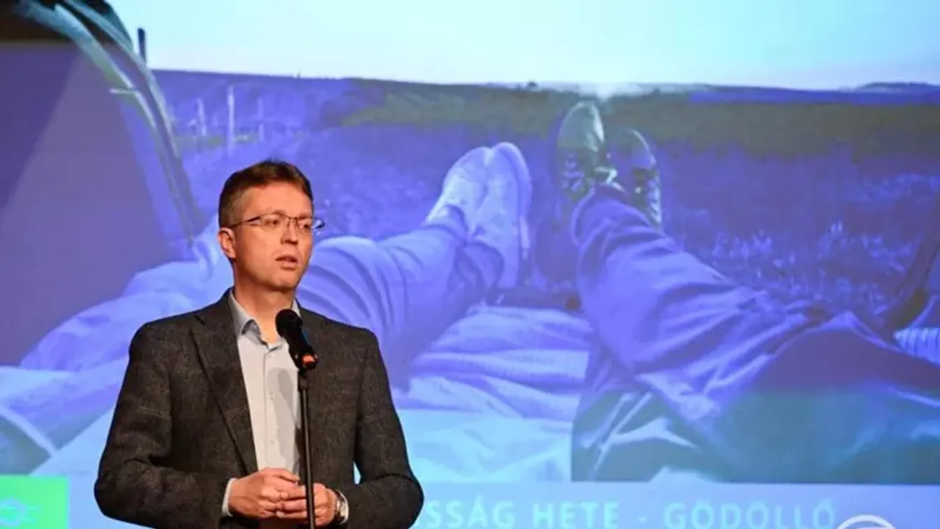  Tíz gyerekből nyolc házasságban születik