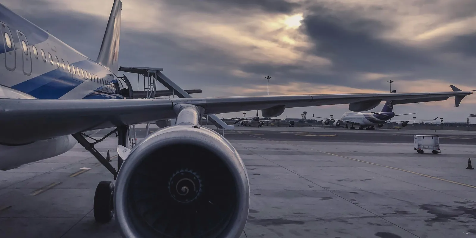 Káoszt okozott egy utas, miután felmászott egy repülőgépre