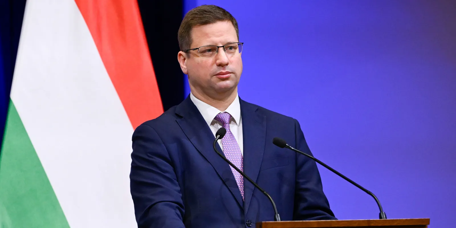 Gulyás Gergely bejelentette: marad az árréscsökkentés