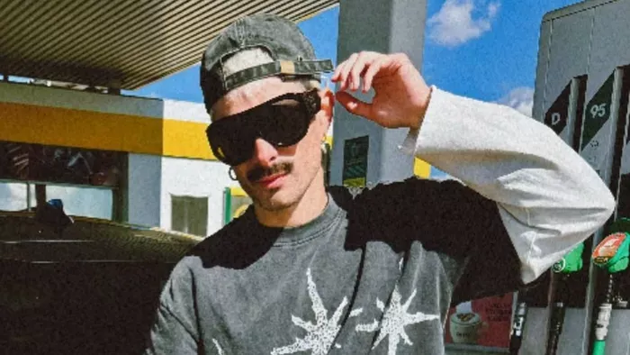 ByeAlex titka: BDSM fotelt rendelt!