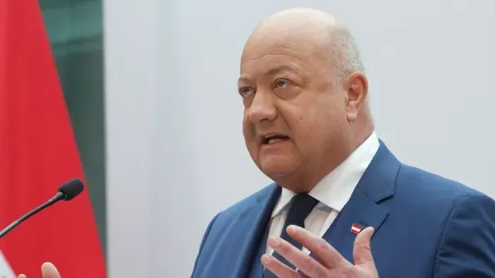 Az osztrák kancellár szerint tárgyalni kell Putyinnal