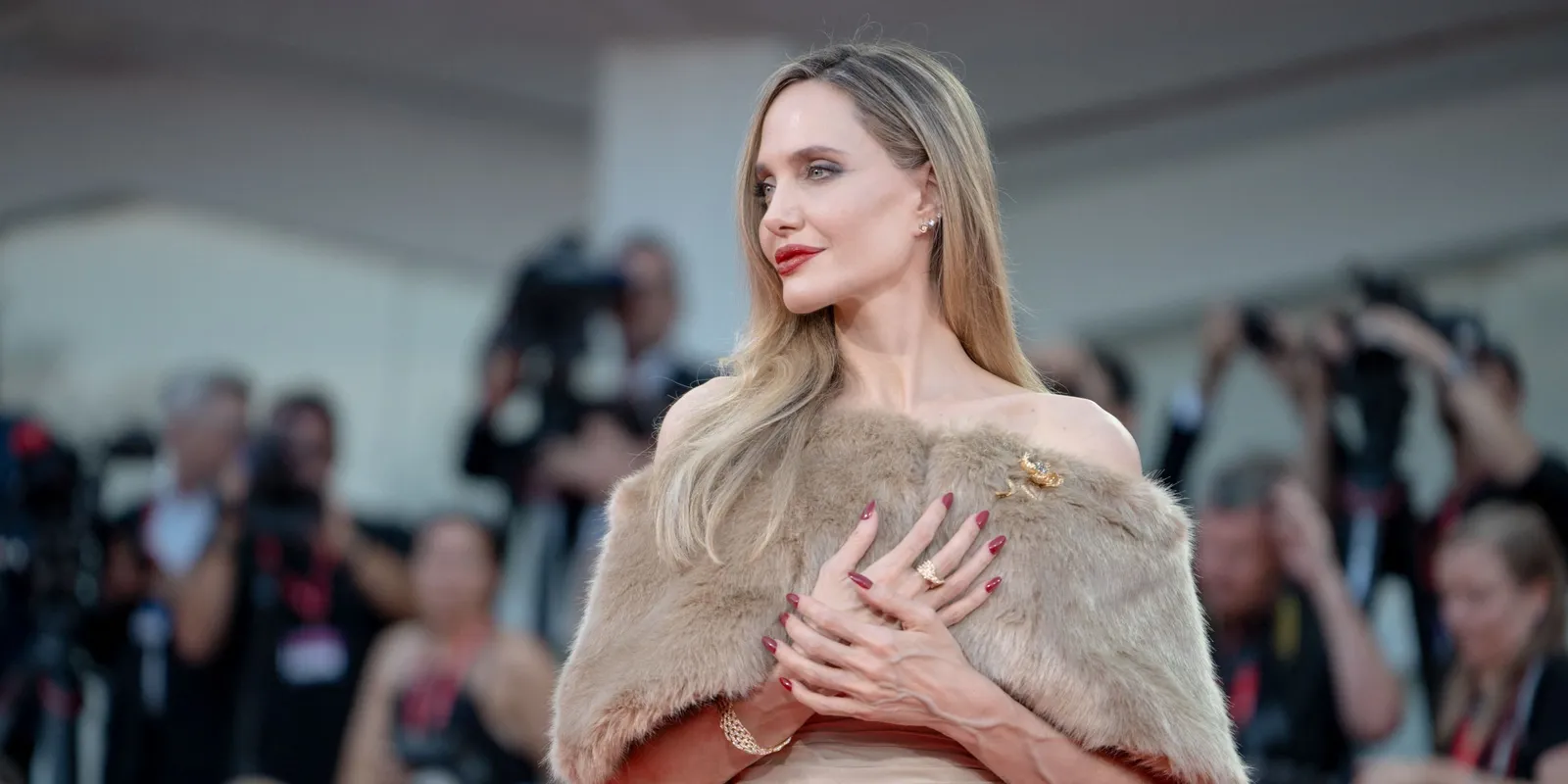 Újra rátalálhatott a szerelem Angelina Jolie-ra?