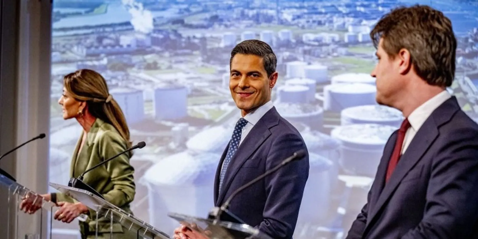 Máris adót emel a Tisza testvérpártja