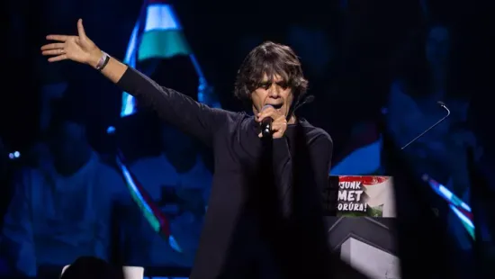 Hatalmas sikert aratott Takács Tamás óriási a Háborúellenes Gyűlésen