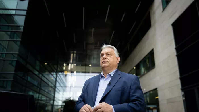 Orbán Viktor megérkezett az országjárás első helyszínére