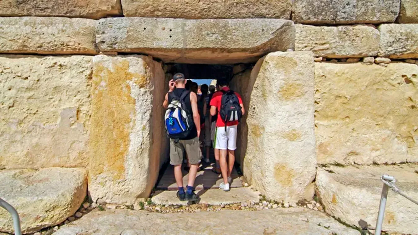 Magyar turista rongálta meg a világ egyik legrégebbi templomát Máltán – börtön is lehet a vége