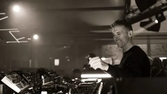 Eltemették a legendás magyar DJ-t, így néz ki Chriss Ronson sírja