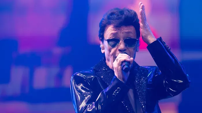 Rendkívüli műsorváltozás a TV2-n, Fenyő Miklósra emlékeznek