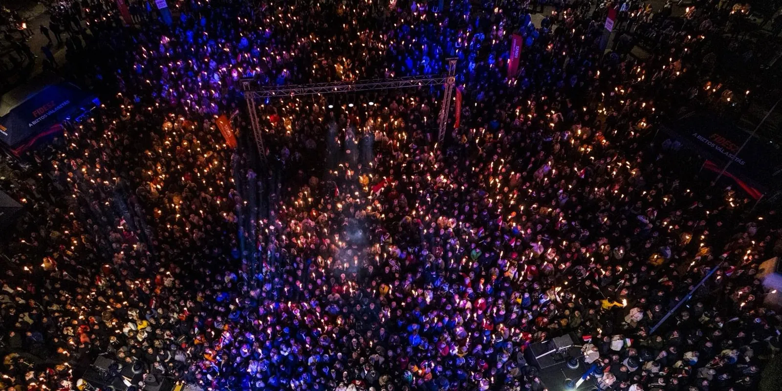 Orbán Viktor látványos fotókat osztott meg a kaposvári találkozóról