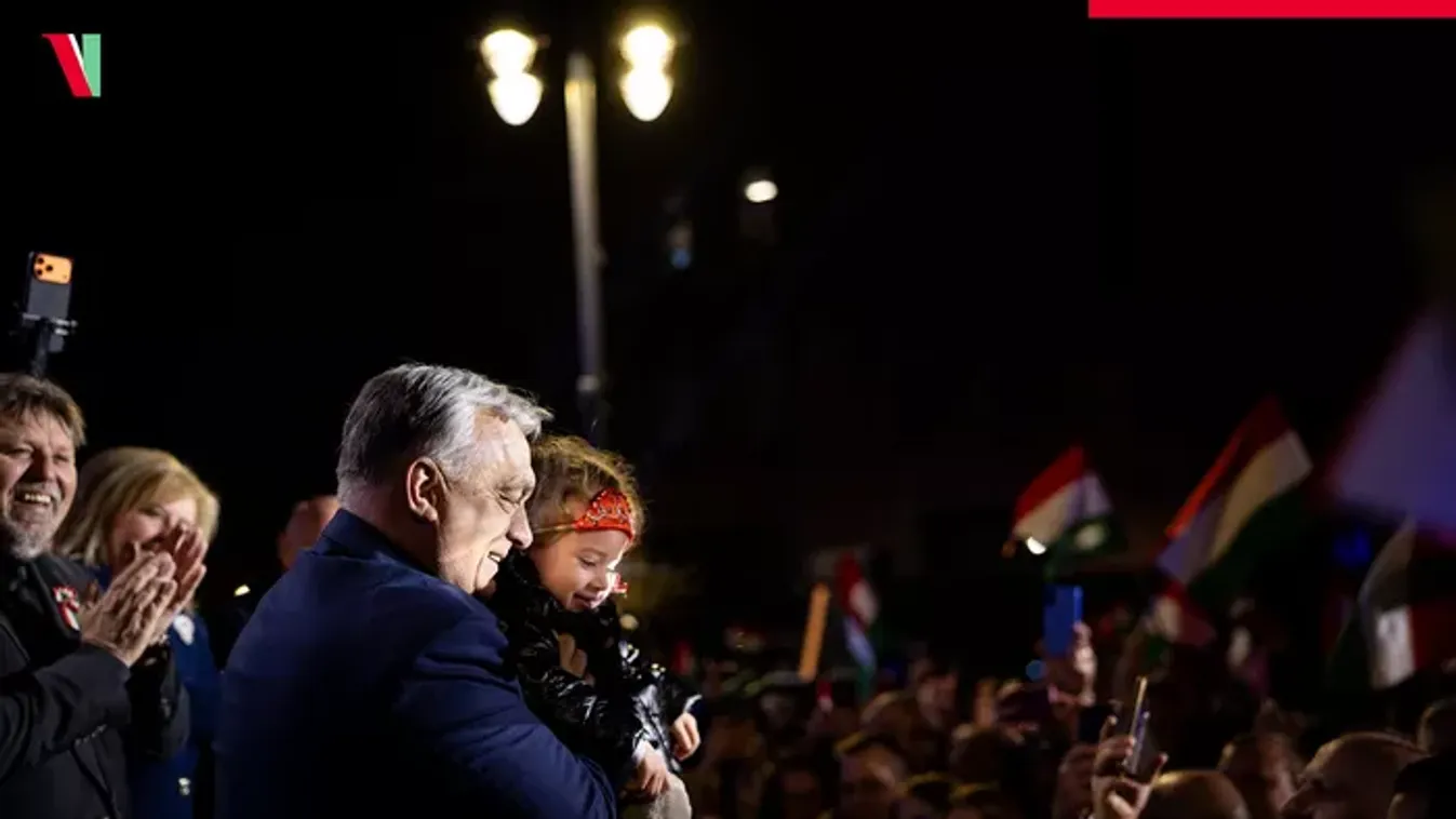 Nem hiszed el, ki kíséri el Orbán Viktort az országjárására