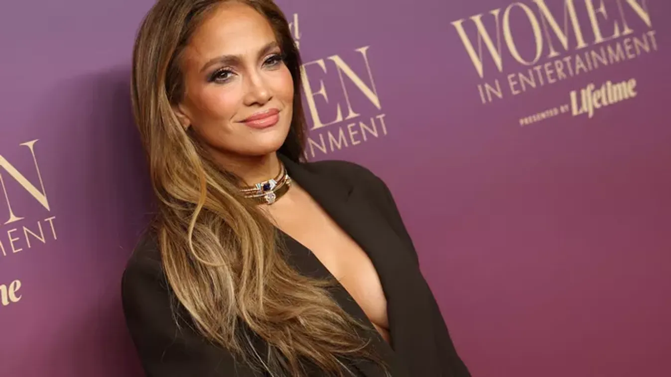 Jennifer Lopez mellei ellopták a show-t – Fotók