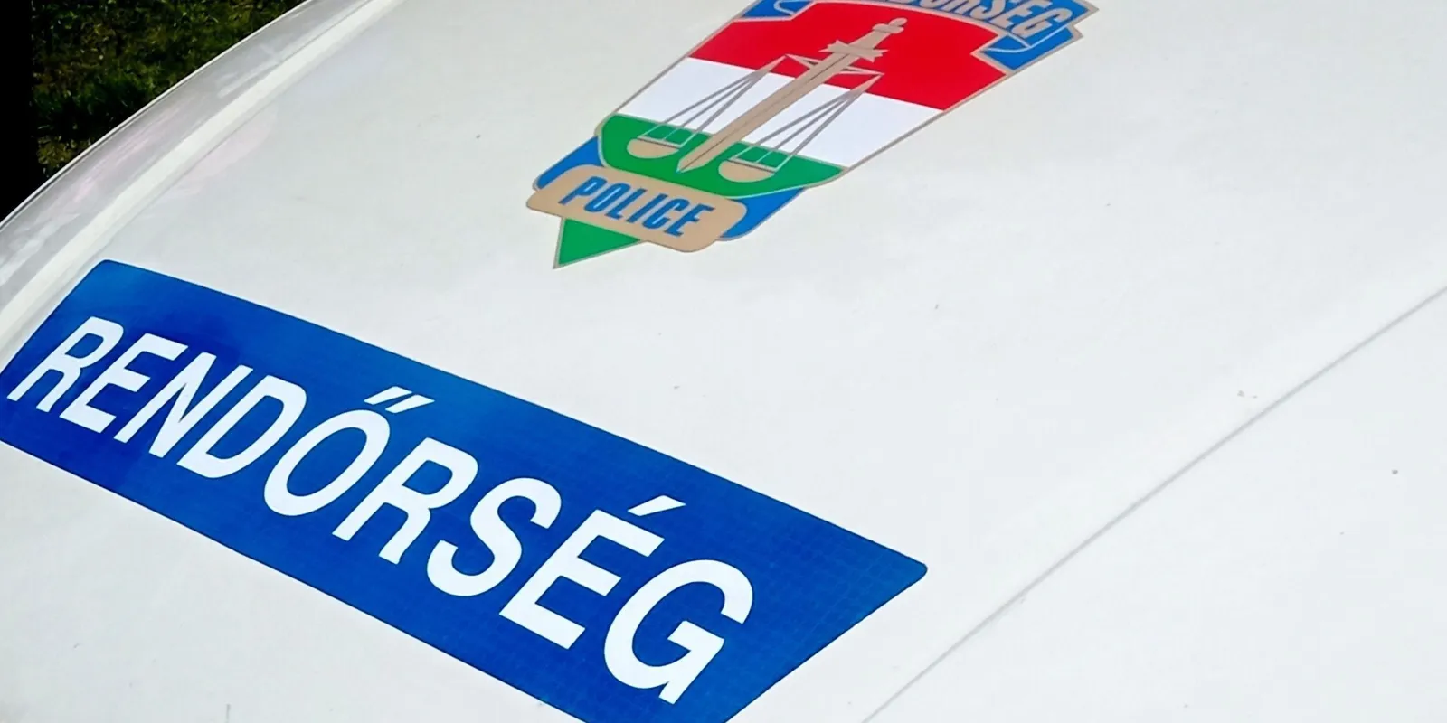 Hasba szúrta kollégáját – Kiutasították Magyarországról