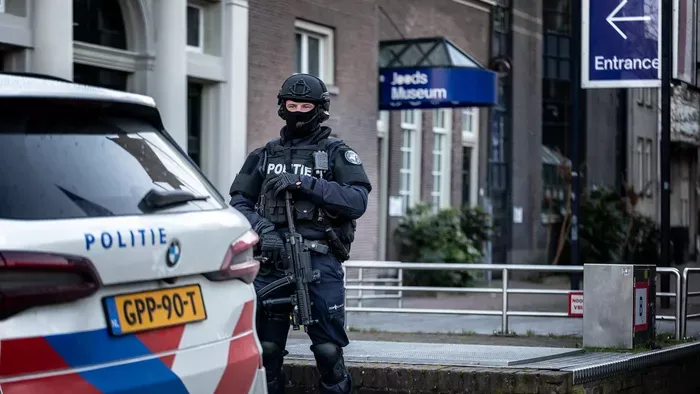 Két robbantás, terortámadás Hollandiában