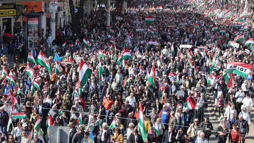 Szalay-Bobrovniczky Kristóf is üzent a Békemenetről