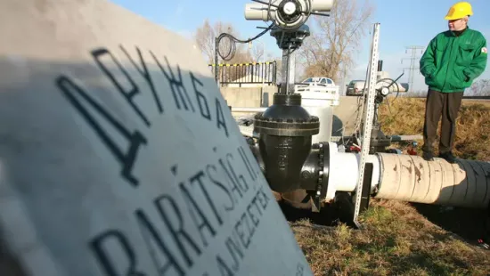 Zelenszkij olajblokáddal zsarolja Magyarországot, a kormány kemény ellenlépésekről döntött