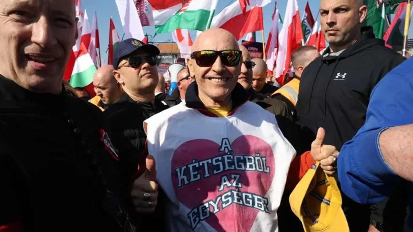 Pataky Attila a kétkedőkhöz szólt a Békemeneten: Gyertek velünk a szeretet és a szerelem világába!