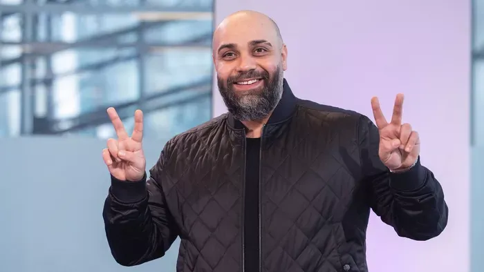 Kihívták a szomszédok a közös képviselőt Lakatos Lacira!