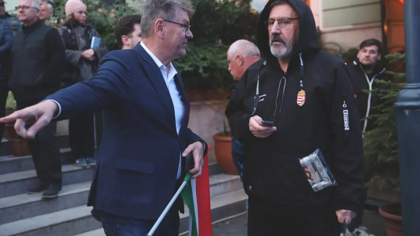 Sokan vannak a kaposvári Békemeneten, Eperjes Károly is ott van.