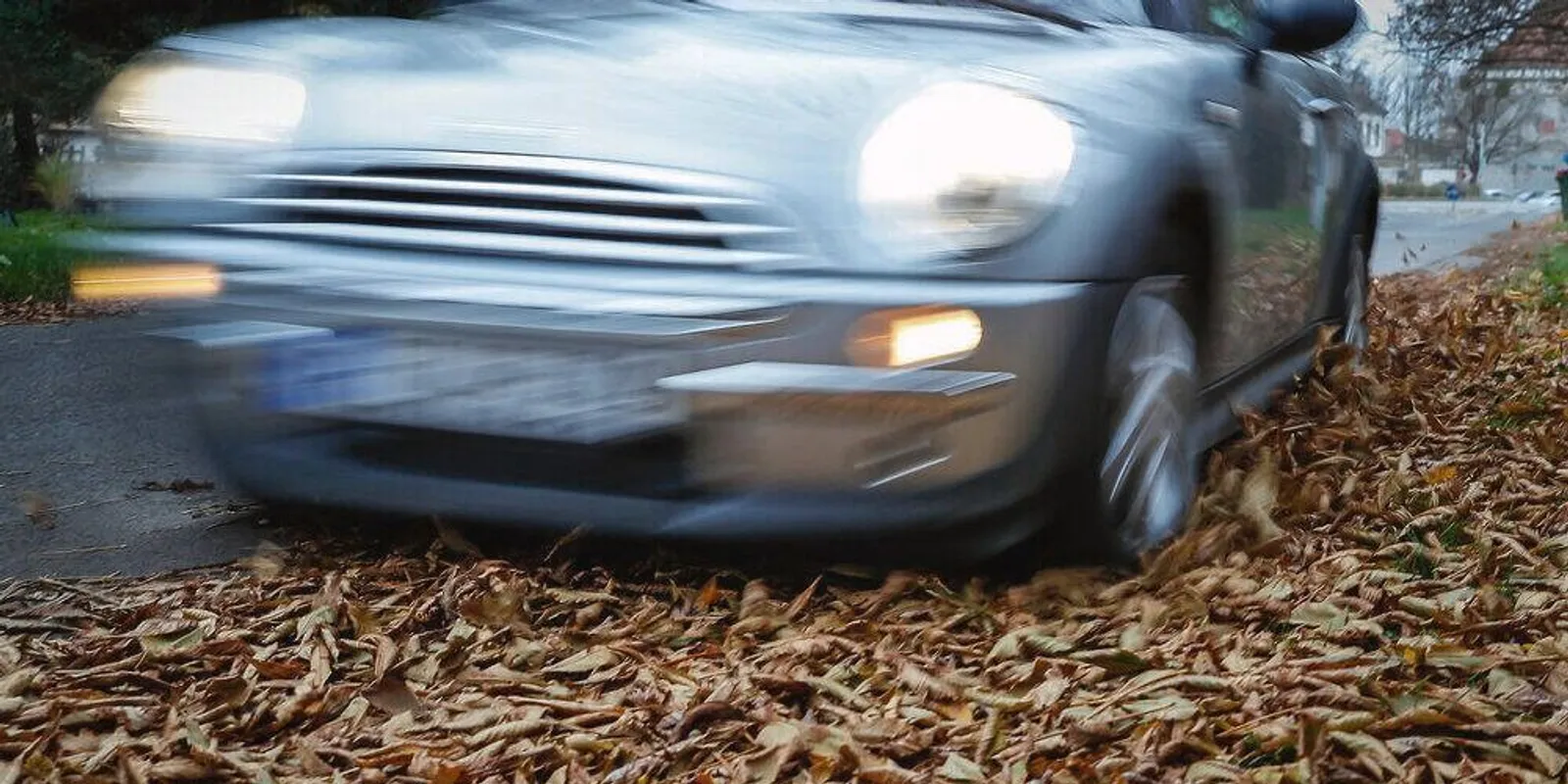  Szándékosan ütötte el a rendőrt egy zaklatott nő