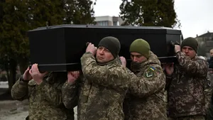 Miközben sorra halnak meg a kárpátaljai katonák a fronton, a Tisza párt tagadja, hogy lenne háború